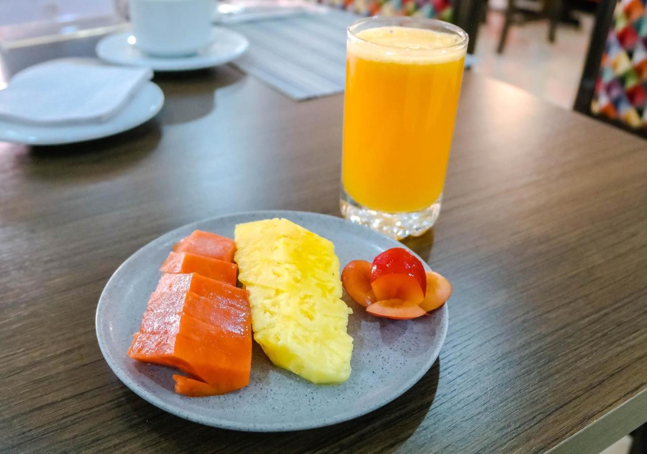 Hotel Internacional La Triada Bucaramanga Bagian luar foto