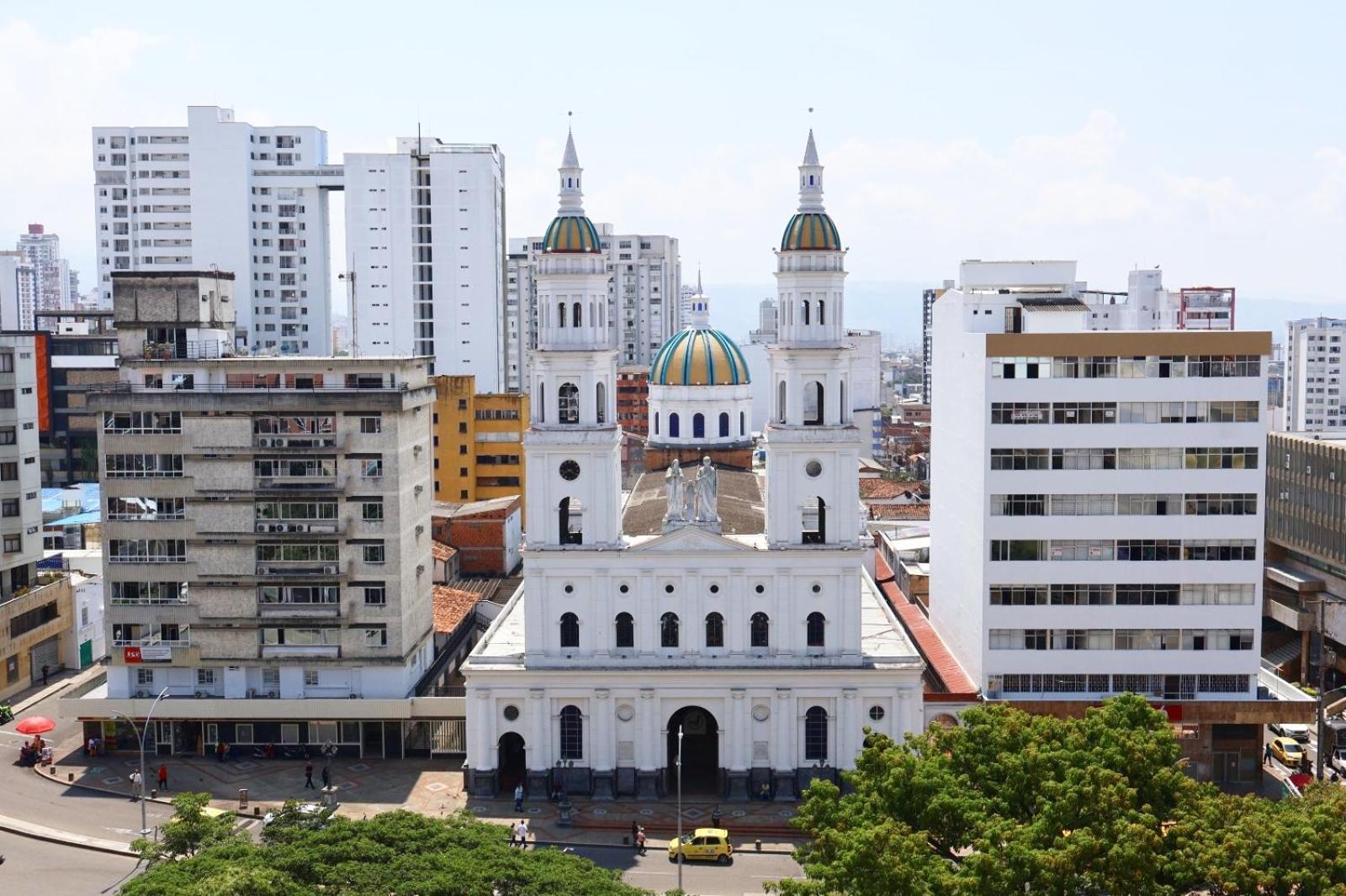 Hotel Internacional La Triada Bucaramanga Bagian luar foto